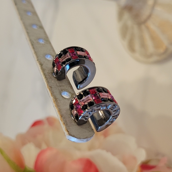 GIVENCHY Vintage Mini Hoop Earrings - Picture 1 of 5